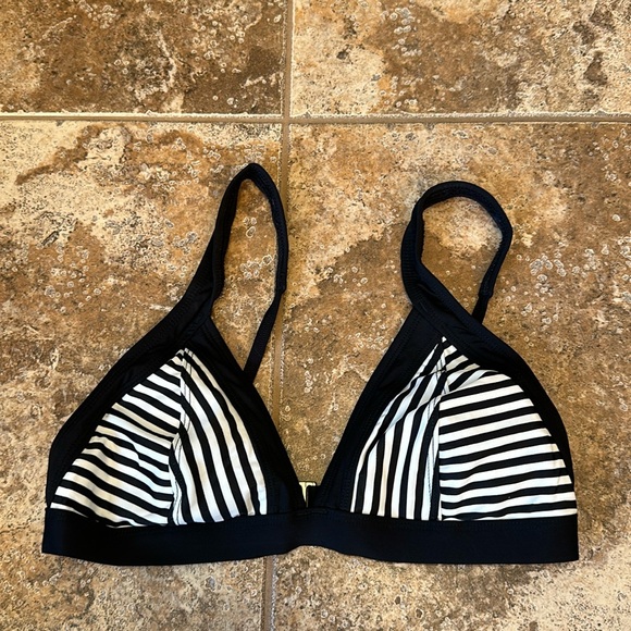 Women’s Athleta swimsuit bikini top Size Small - Picture 1 of 5